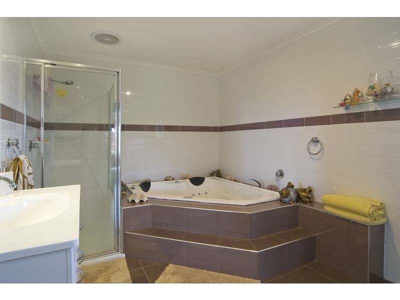 5 McIntyre Road, Lara VIC 3212