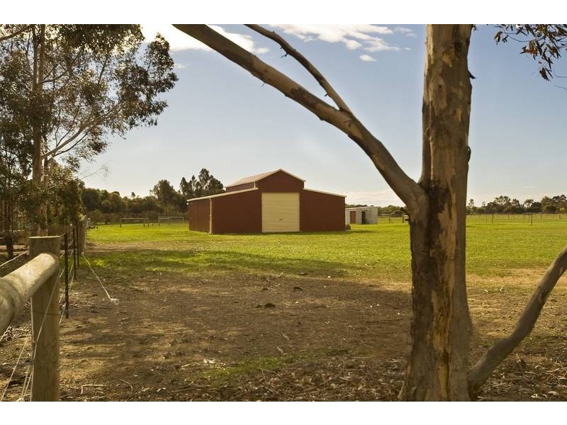 5 McIntyre Road, Lara VIC 3212