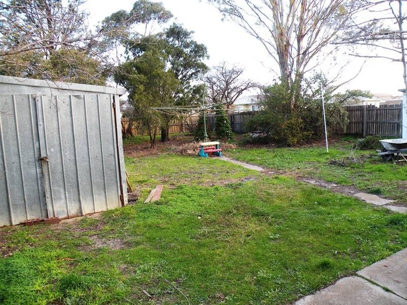 38 Pettitt Cres, Norlane VIC 3214