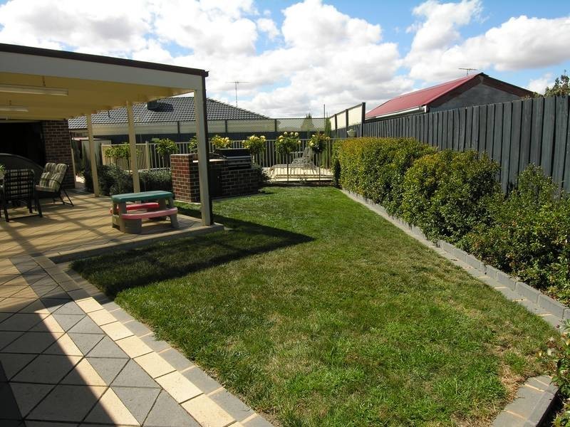 11 Hoffman Court, Lara VIC 3212