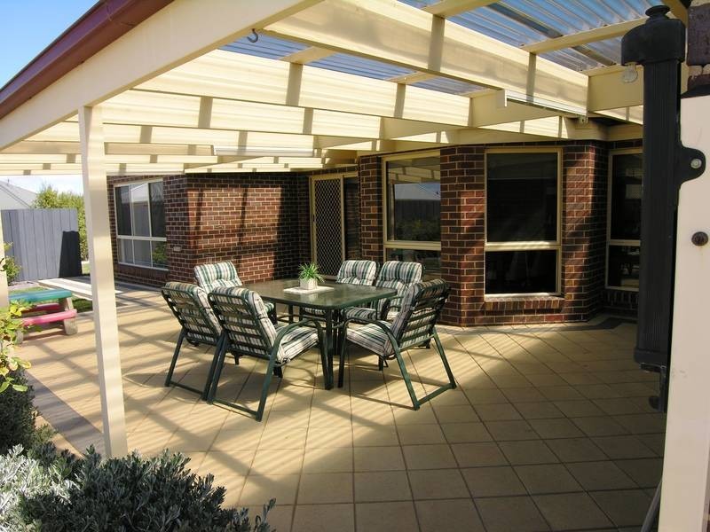 11 Hoffman Court, Lara VIC 3212