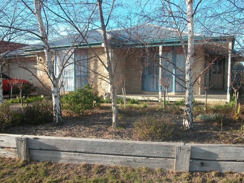 4 Egret Crt, Lara VIC 3212