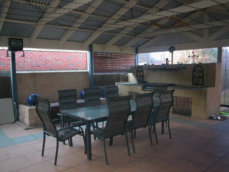 4 Egret Crt, Lara VIC 3212