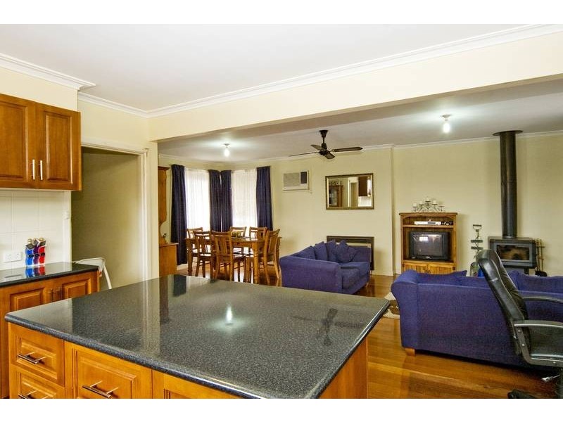 100 Stephenson Street, Lara VIC 3212