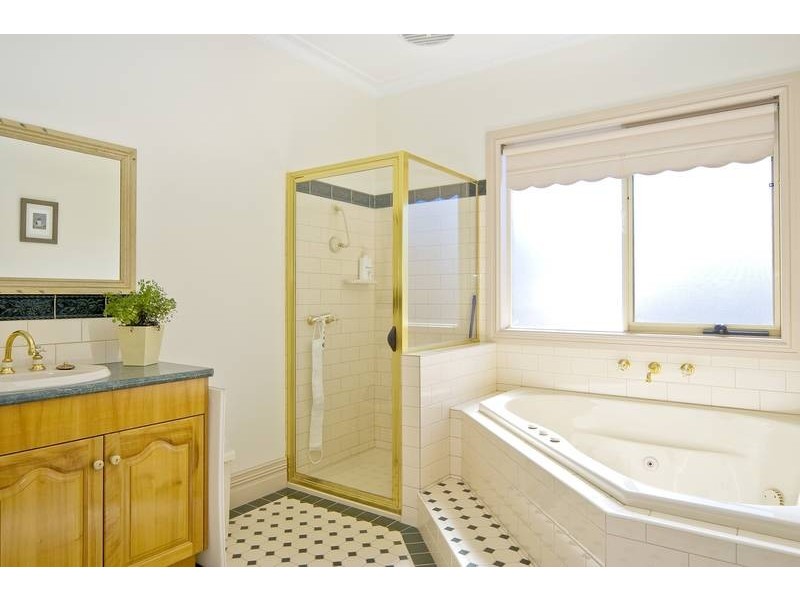 10 Benjamin Drive, Lara VIC 3212