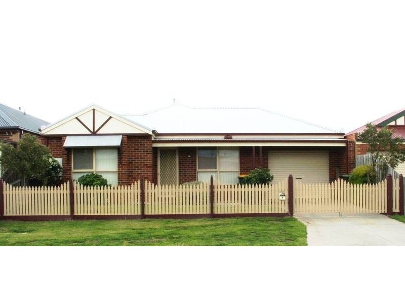 8 Hoffman Crt, Lara VIC 3212