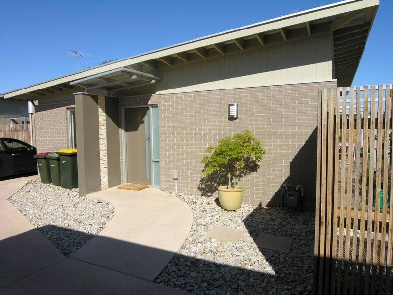 2/12 Station Lake Road, Lara VIC 3212