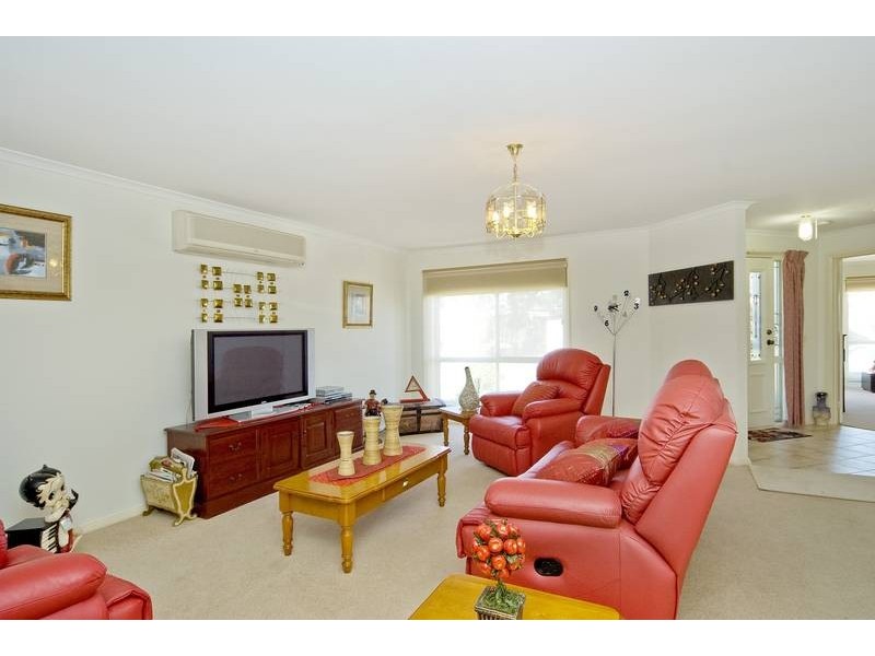 15 Lipson Drive, Lara VIC 3212