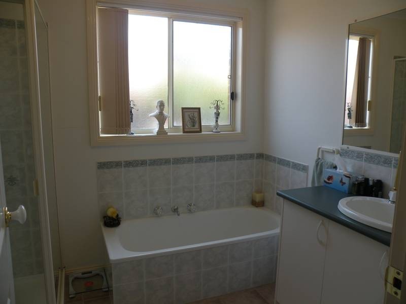 15 Lipson Drive, Lara VIC 3212