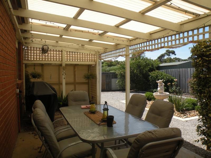 15 Lipson Drive, Lara VIC 3212