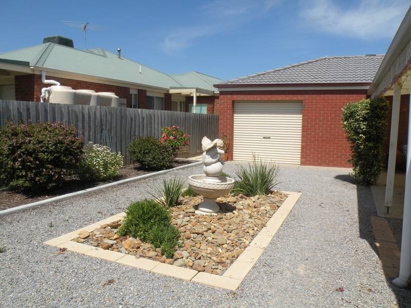 15 Lipson Drive, Lara VIC 3212