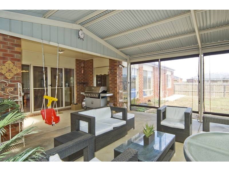 20 Canterbury Rd West, Lara VIC 3212