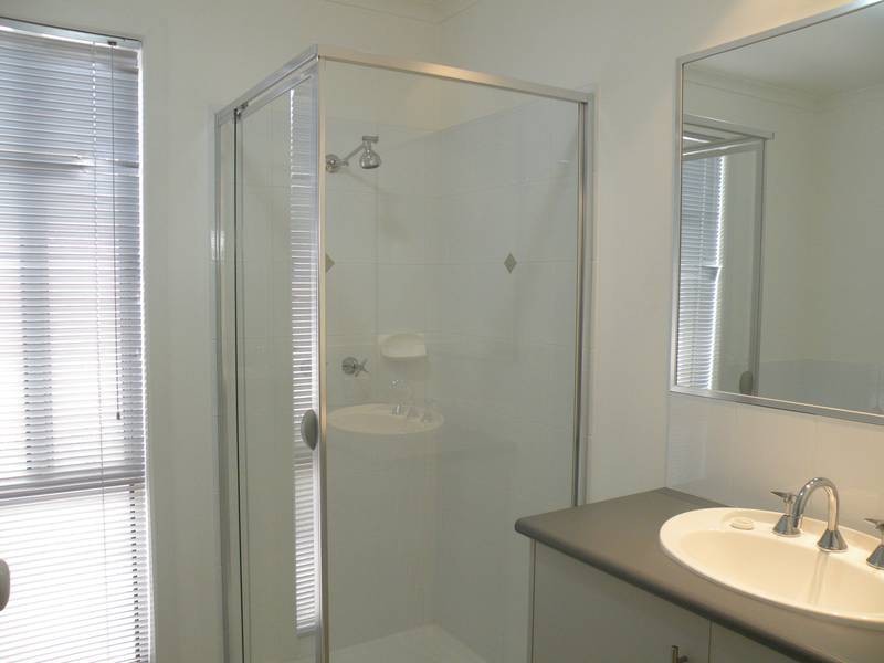 39 Greenleaf Drive, Lara VIC 3212