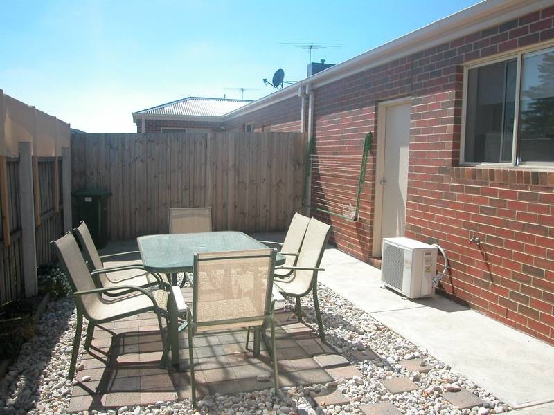 2/20 Curletts Road, Lara VIC 3212