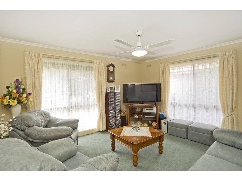 2 Saintfield St, Lara VIC 3212