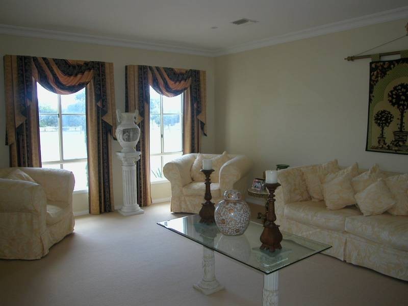 10 Osterlund Drive, Lara VIC 3212