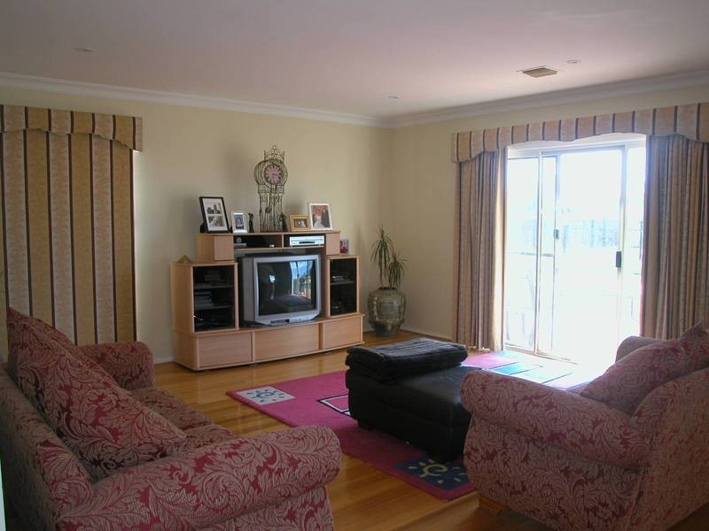 10 Osterlund Drive, Lara VIC 3212