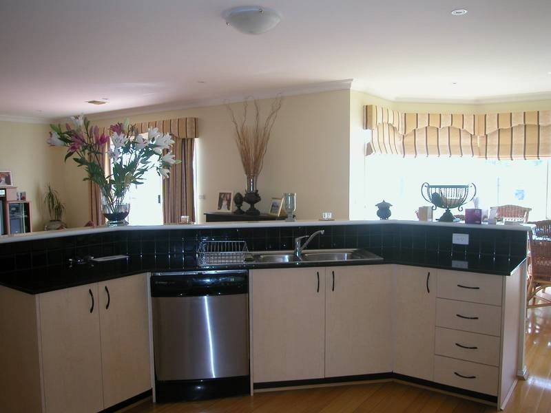 10 Osterlund Drive, Lara VIC 3212