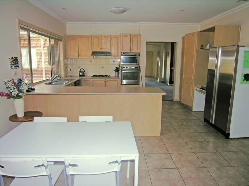 52 Country Gardens Drive, Lara VIC 3212