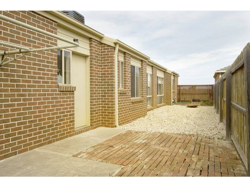 52 Country Gardens Drive, Lara VIC 3212