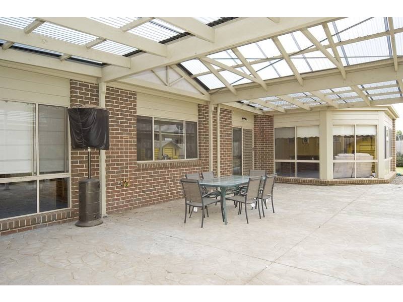 52 Country Gardens Drive, Lara VIC 3212