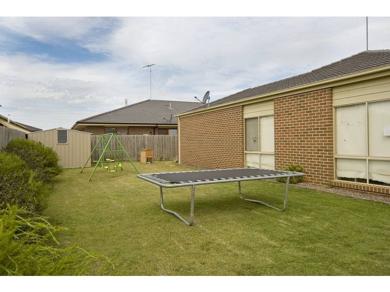 52 Country Gardens Drive, Lara VIC 3212