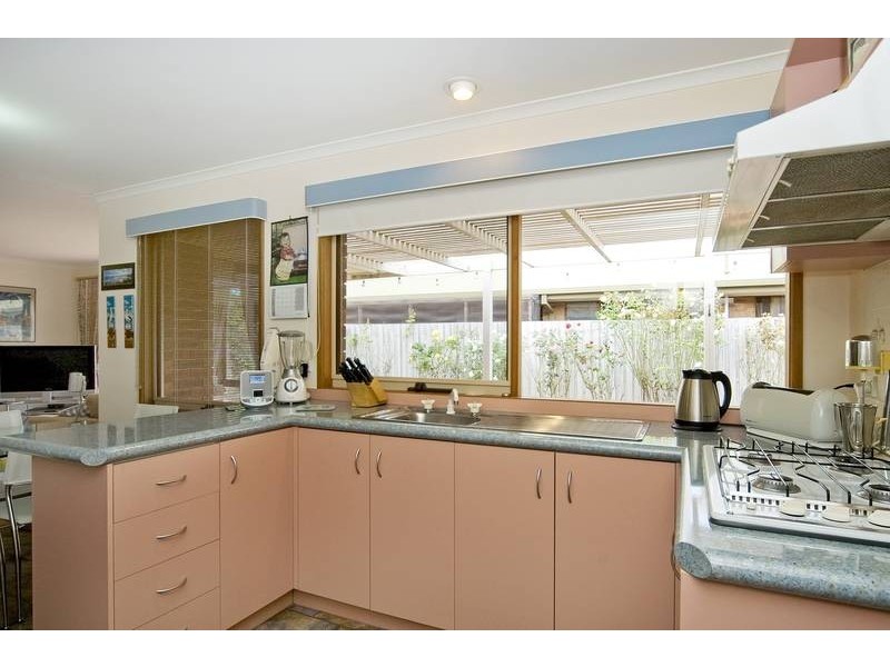 8 Kantara Crescent, Lara VIC 3212