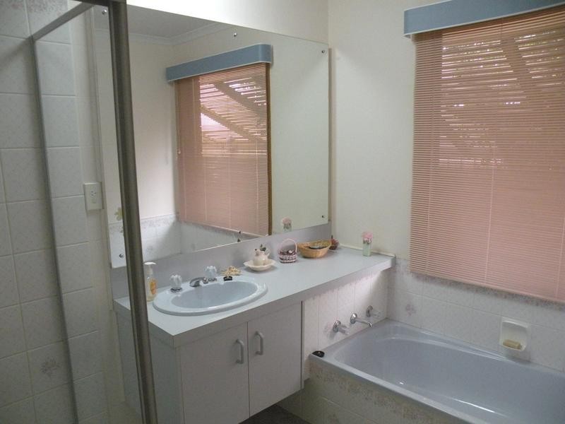 8 Kantara Crescent, Lara VIC 3212