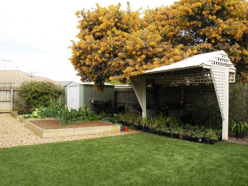 8 Kantara Crescent, Lara VIC 3212