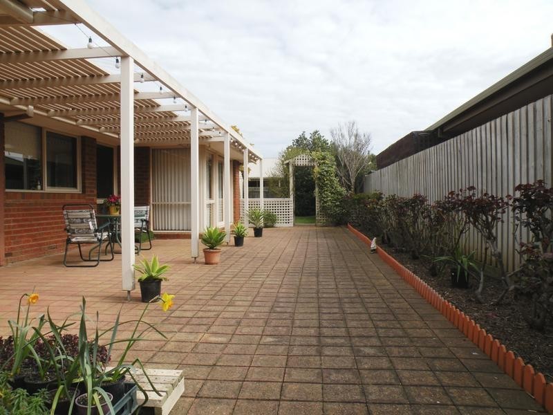 8 Kantara Crescent, Lara VIC 3212