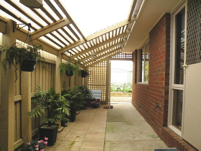 8 Kantara Crescent, Lara VIC 3212