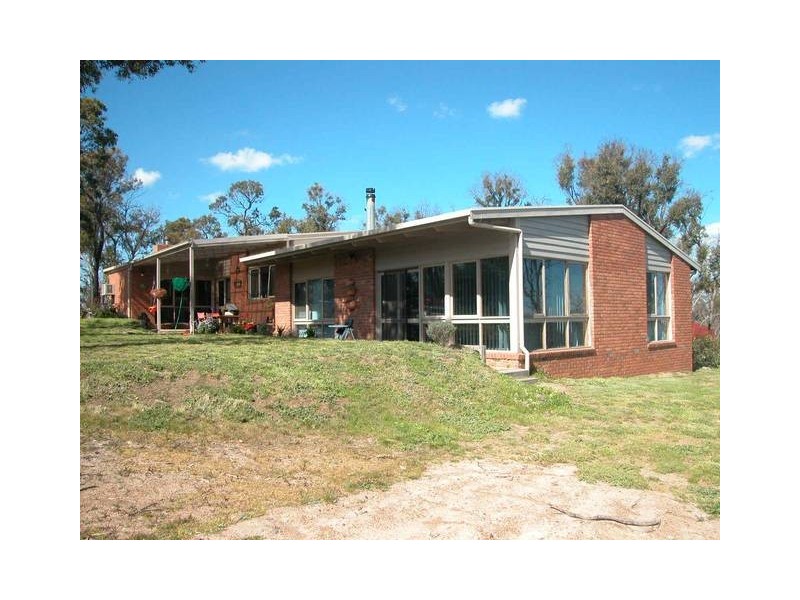 355 De Motts Road, Anakie VIC 3221