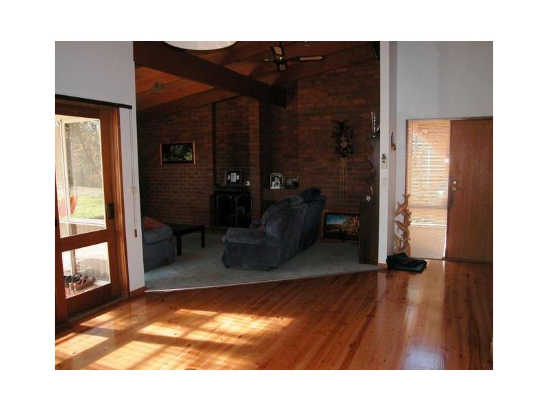 355 De Motts Road, Anakie VIC 3221