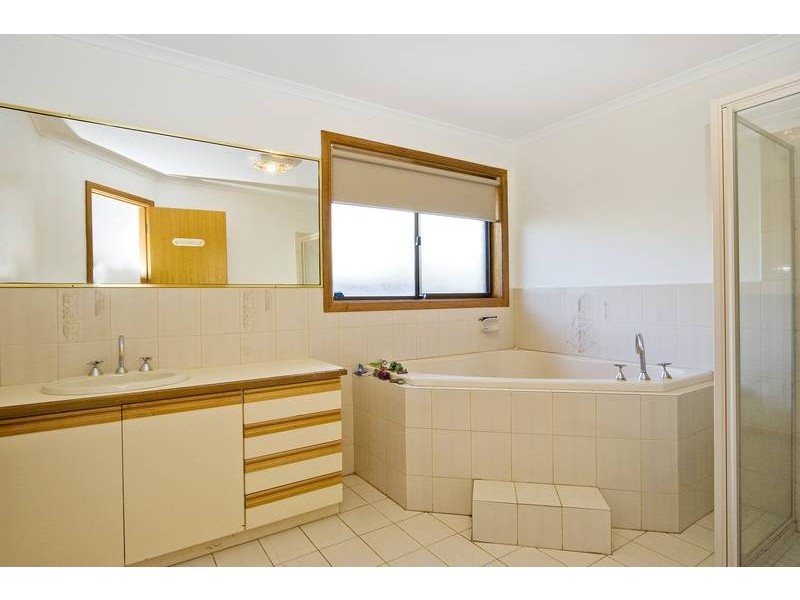 7 Foot Court, Lara VIC 3212