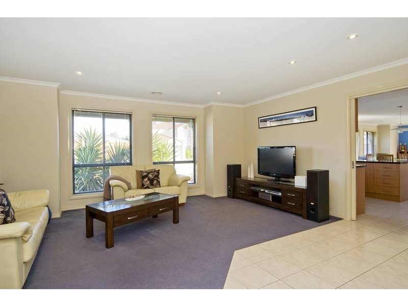 32 Country Gardens Drive, Lara VIC 3212