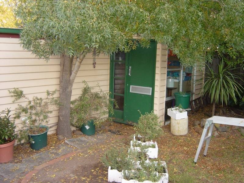 27 Herne Street, Manifold Heights VIC 3218