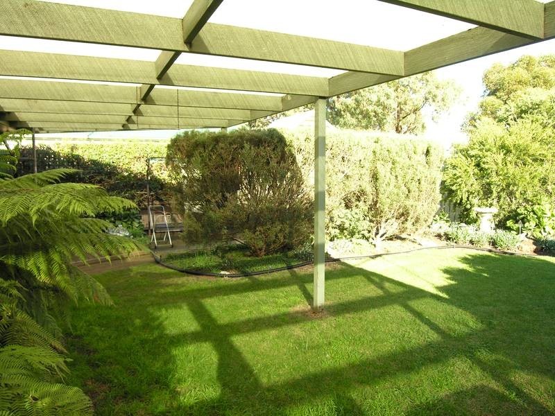43 Cameron Crescent, Lara VIC 3212