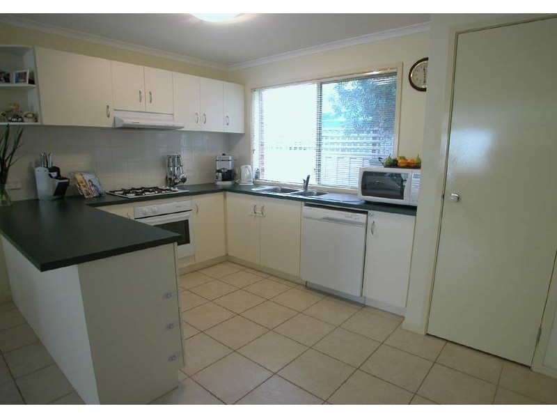 7 RENNIE STREET, Lara VIC 3212