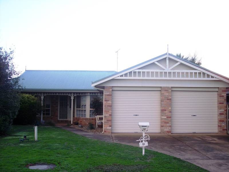 11 Bernard Court, Lara VIC 3212
