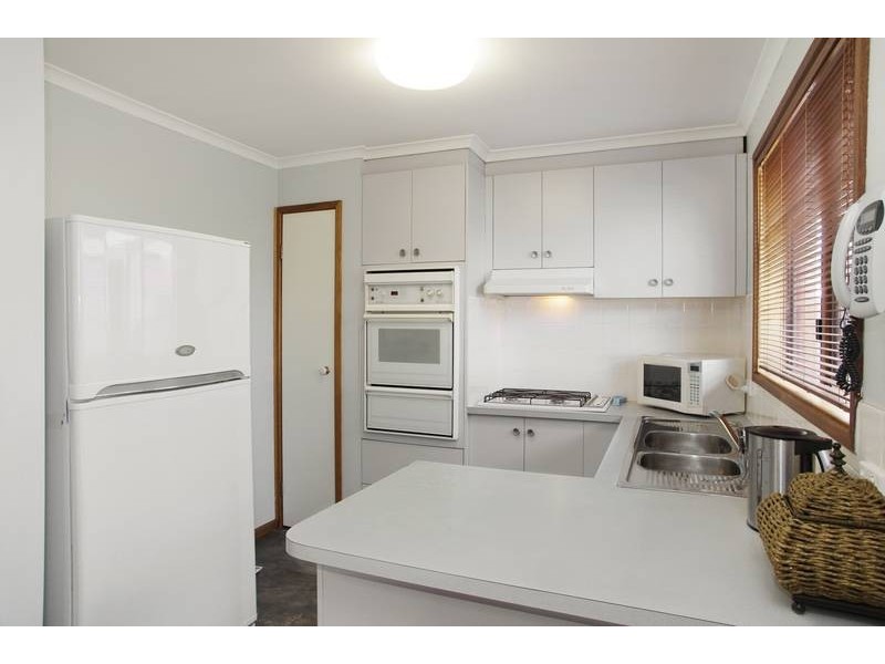 6 Bernard Court, Lara VIC 3212