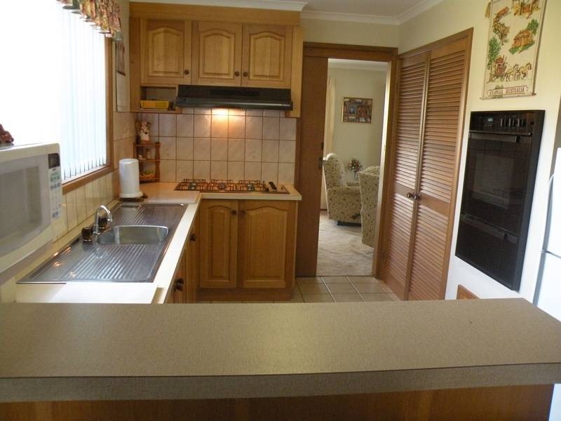 9 Denise Crt, Lara VIC 3212