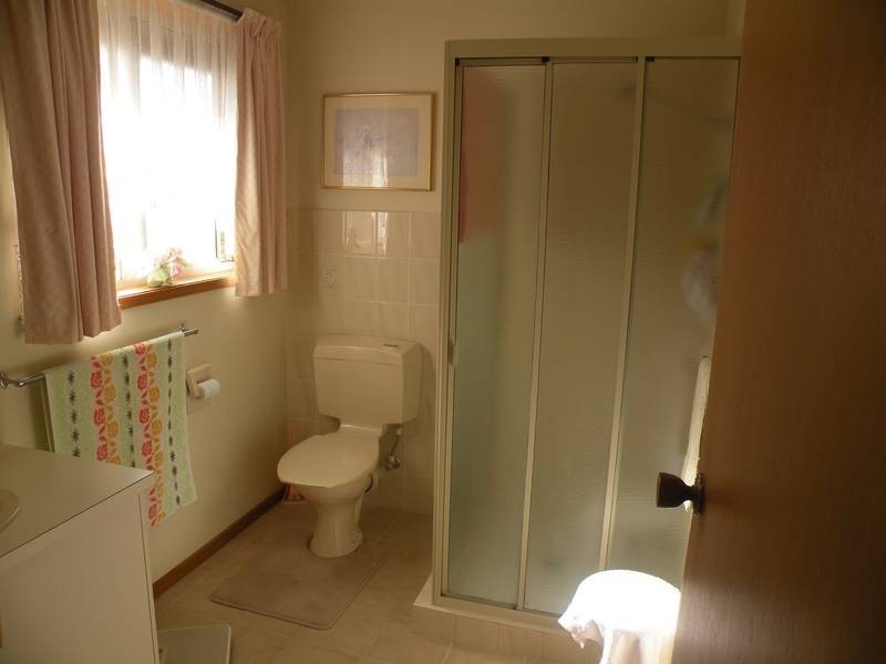 9 Denise Crt, Lara VIC 3212