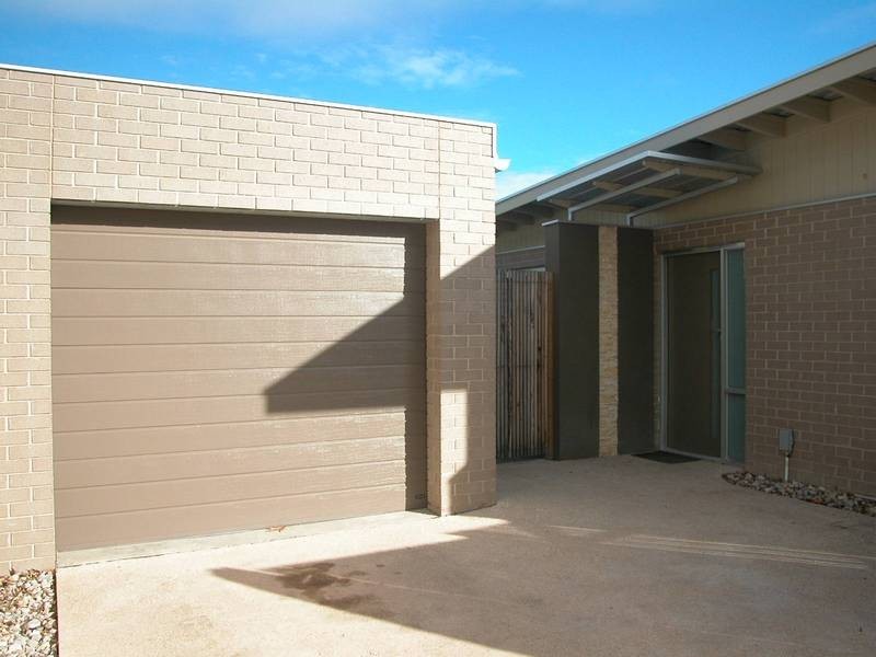 3/12 StationLake Rd, Lara VIC 3212