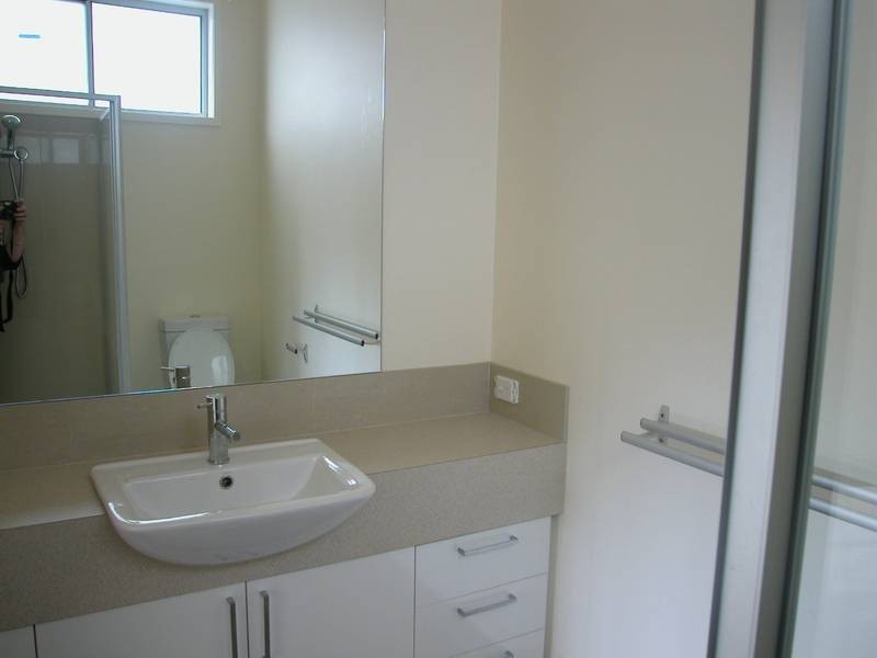 3/12 StationLake Rd, Lara VIC 3212