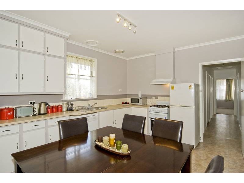 15 Glenelg Avenue, Corio VIC 3214