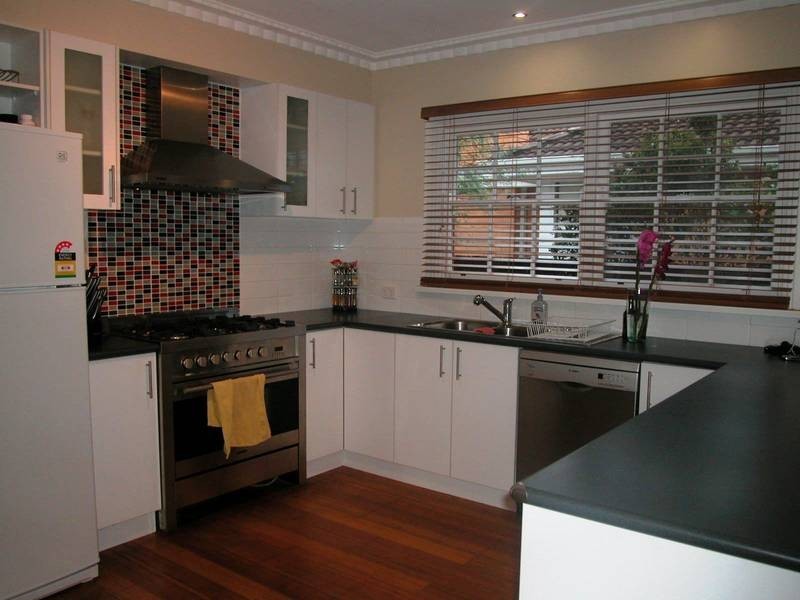 – Walkers Rd, Lara VIC 3212