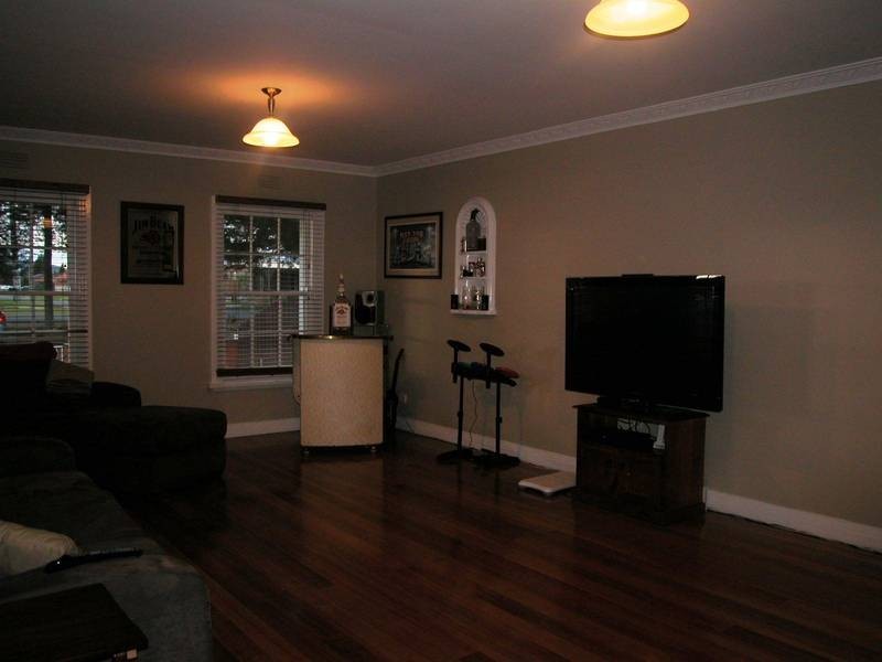 – Walkers Rd, Lara VIC 3212