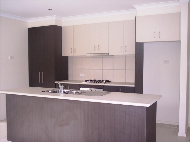 2/34 Station Lake Road, Lara VIC 3212