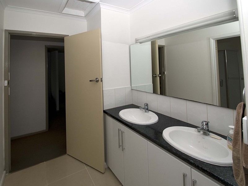 21 Ponds Drive, Lara VIC 3212