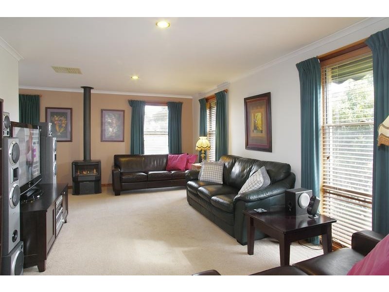 8 Cheshire Street, Corio VIC 3214